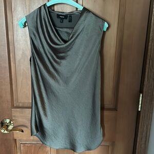 Women’s shirt sleeve blouse size M